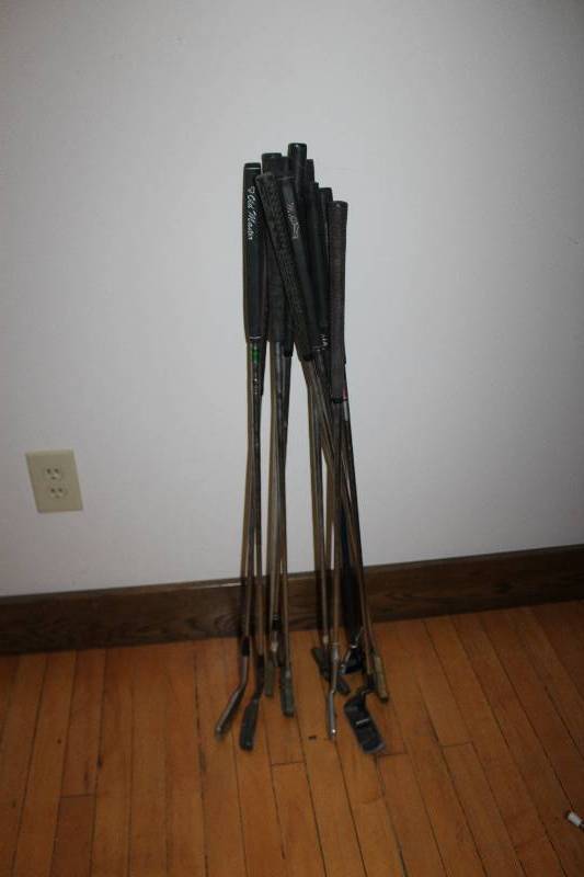 lot 2244 image: Lot of (11) Golf Clubs