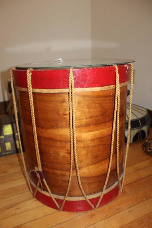 lot 2245 image: Drum Table w Plastic Top