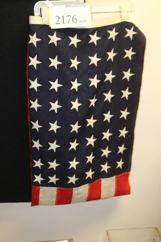 lot 2176 image: American Flag