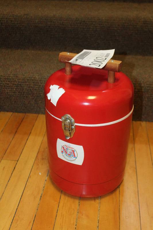 lot 2002 image: Hamms Beer Ice Cooler
