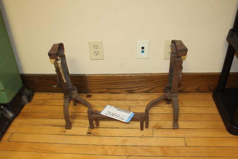 lot 2069 image: Fireplace Parts