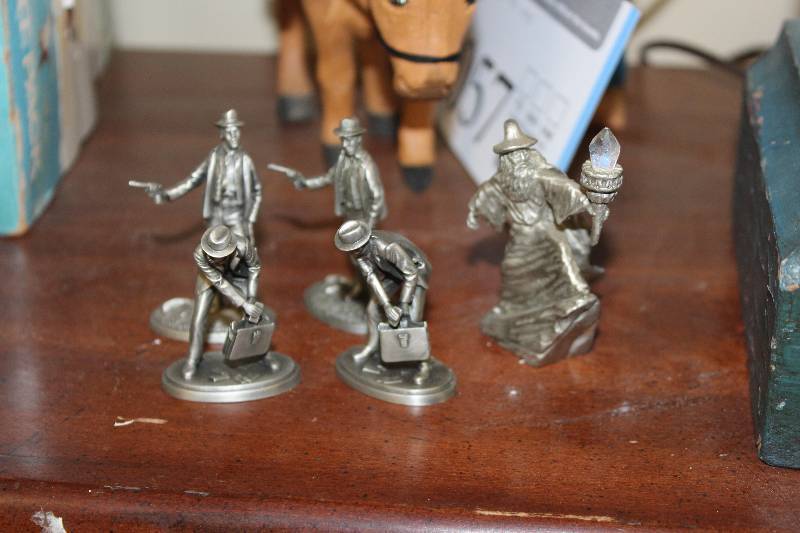 lot 2058 image: Lot of (5) 2in. Figurines