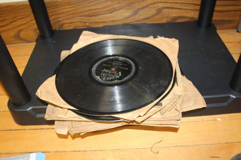 lot 2068 image: Victor, Columbia Vintage LPs