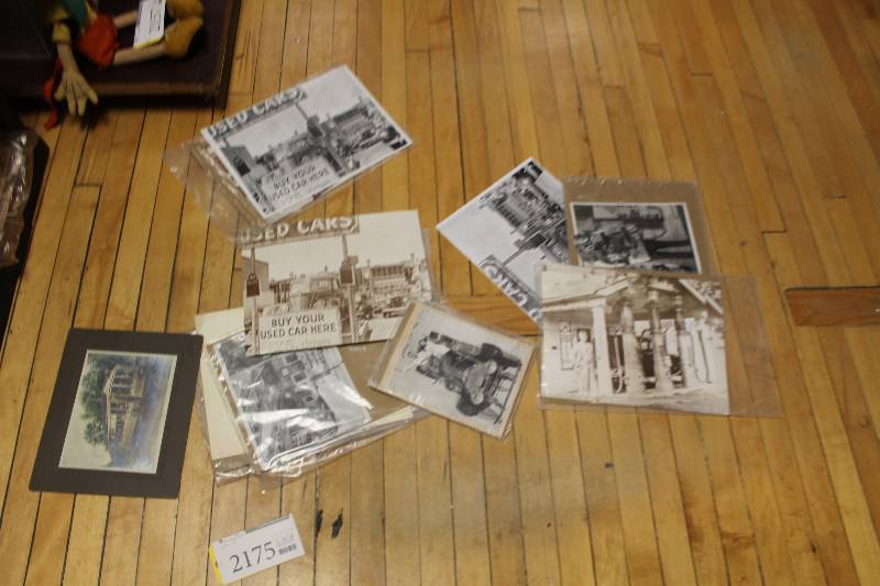 lot 2175 image: Lot of (Approximately 10) Vintage Post Cards