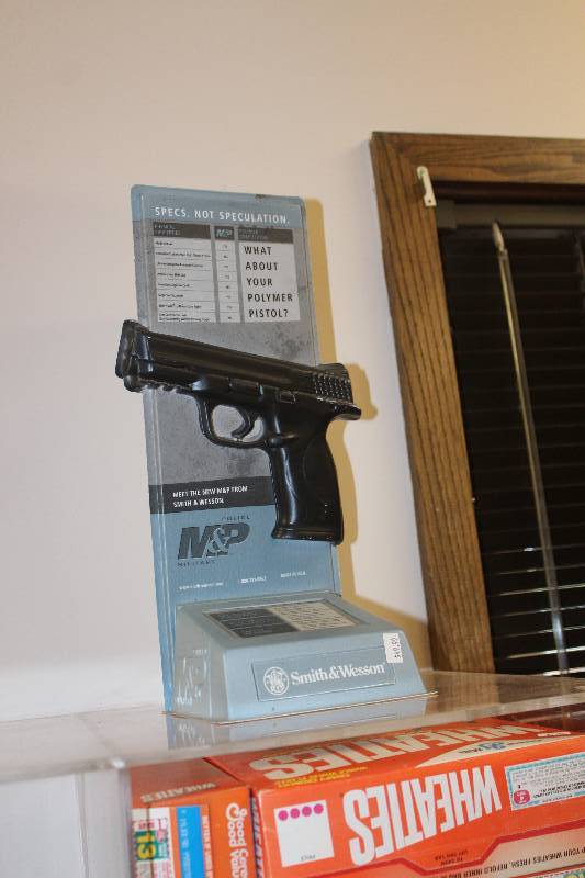 lot 2123 image: Smith & Wesson M&P Hand Gun