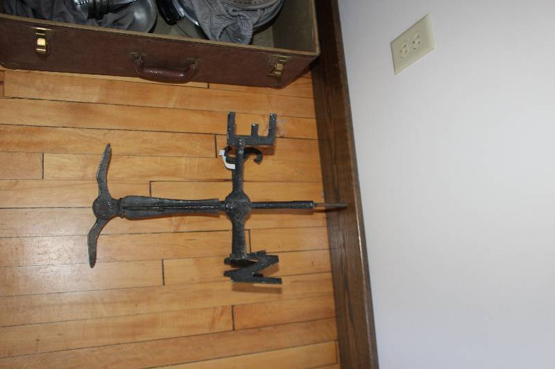 lot 2185 image: Metal Wind Vane