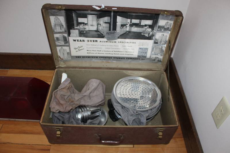 lot 2184 image: Wear Ever Aluminum Specialties Cookware Set