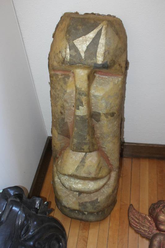lot 2179 image: Tiki Decorative Statue