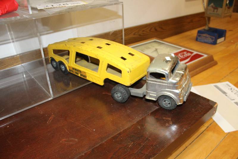 lot 2129 image: Toy Truck Hauler