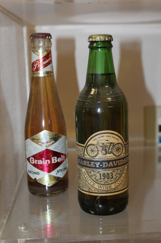 lot 2131 image: Lot of (2) Bottles of Beer