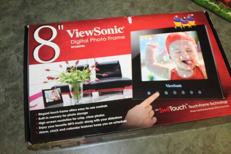 lot 2119 image: 8in. ViewSonic Digital Photo Frame