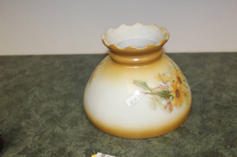 lot 2114 image: Flower Vase