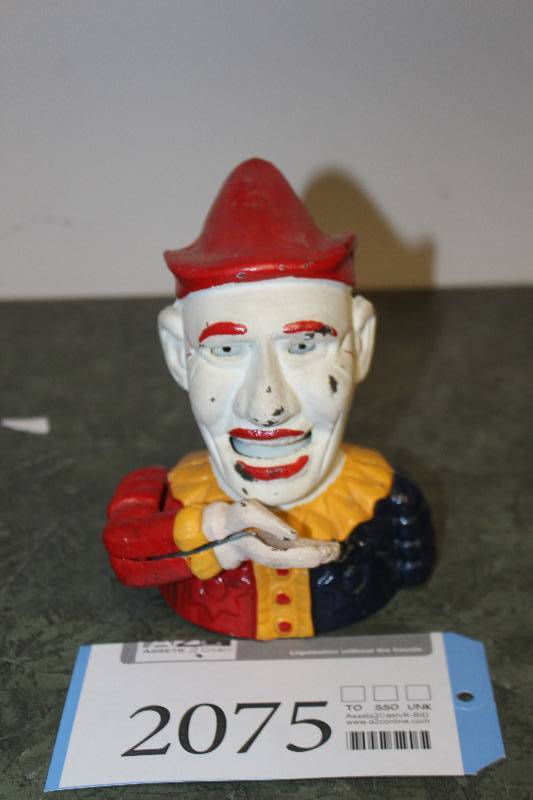 lot 2075 image: Clown Figurine