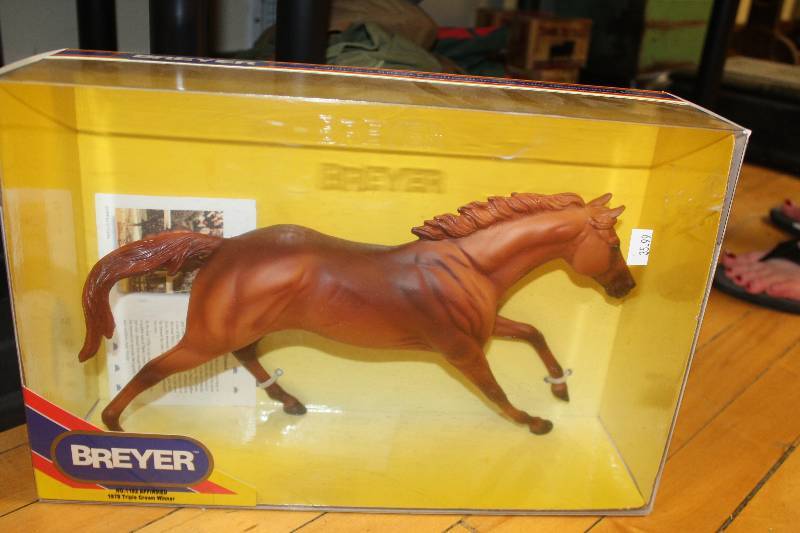 lot 2092 image: Breyer Affirmed Model Horse