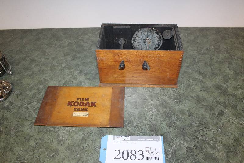 lot 2083 image: Wood Kodak Film Developing Tank