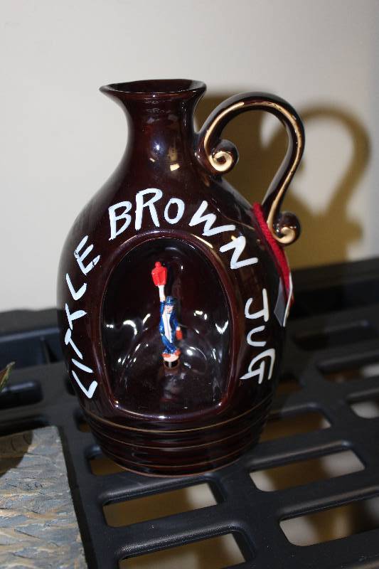 lot 2088 image: Little Brown Jug Music Box