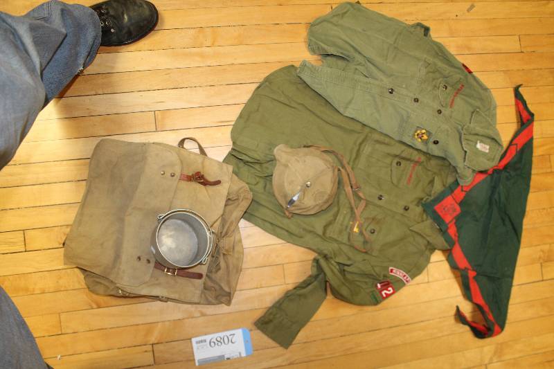 lot 2089 image: Boy Scout Gear