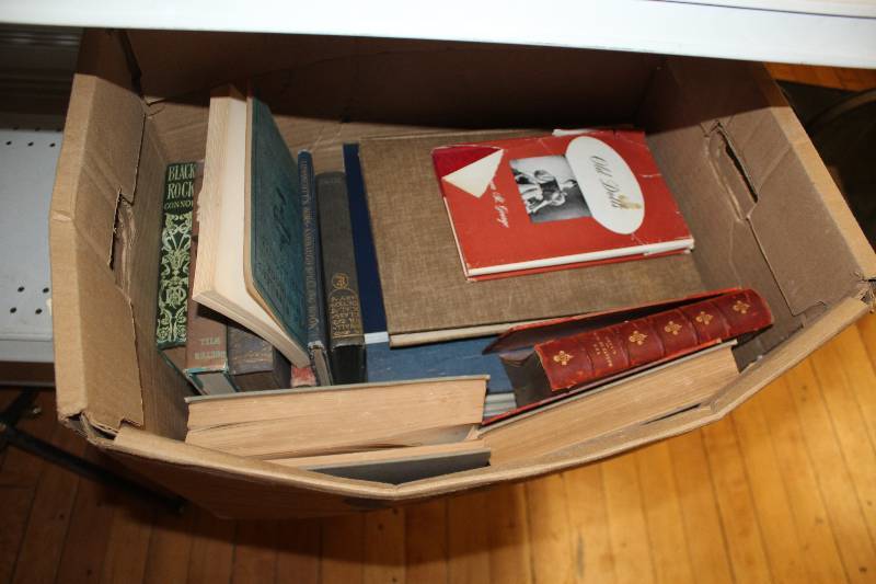 lot 2286 image: Lot of (Approximately 15) Vintage Books