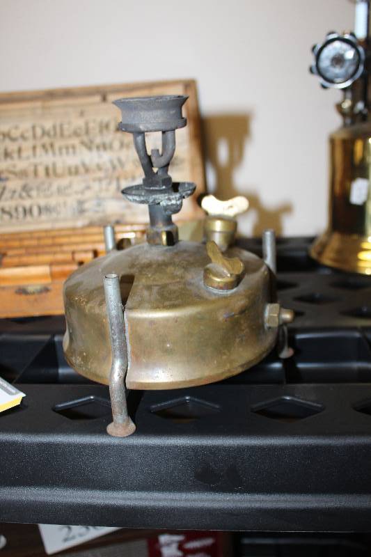 lot 2311 image: Table Lamp