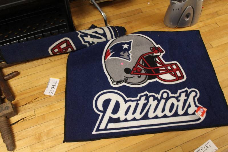 lot 2304 image: Lot of (2) NFL Rugs