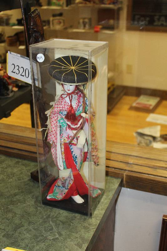 lot 2319 image: China Doll
