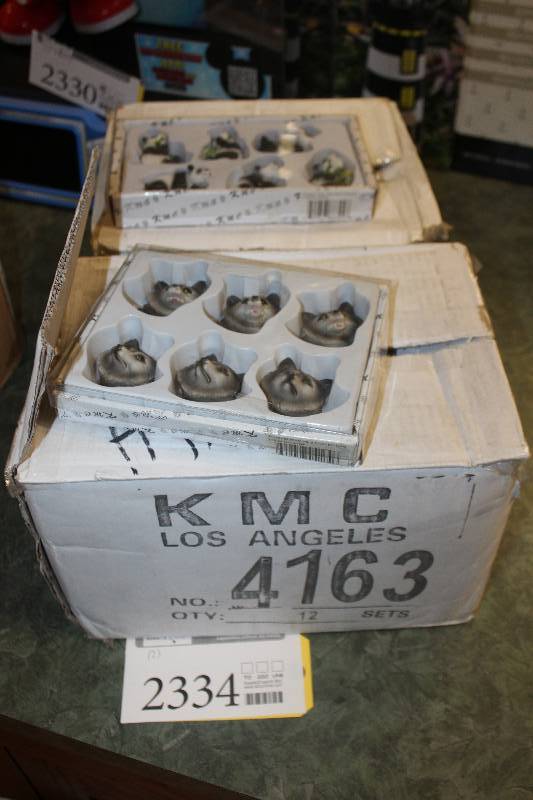 lot 2334 image: Lot of (2) Boxes of 6-Figurines - Bears, Panda