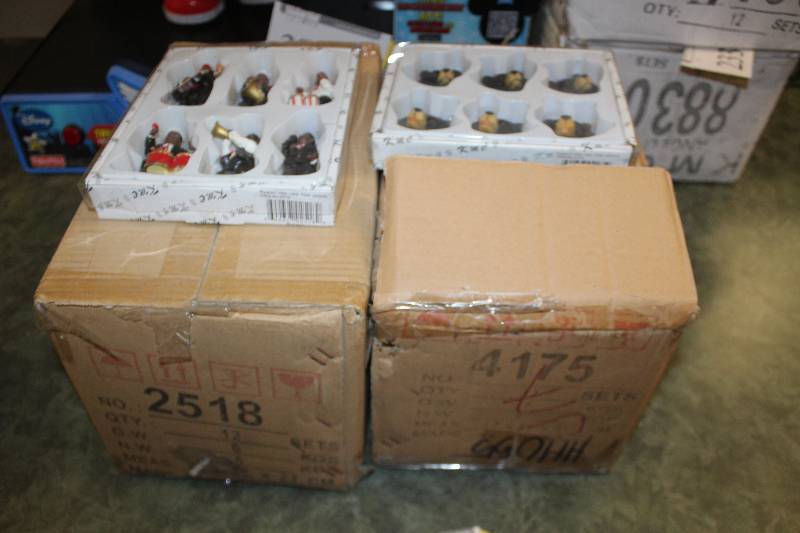 lot 2335 image: Lot of (2) Boxes of 6-Figurines - People, Bears