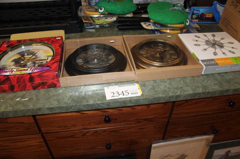 lot 2345 image: Lot of (4) Wall Clocks