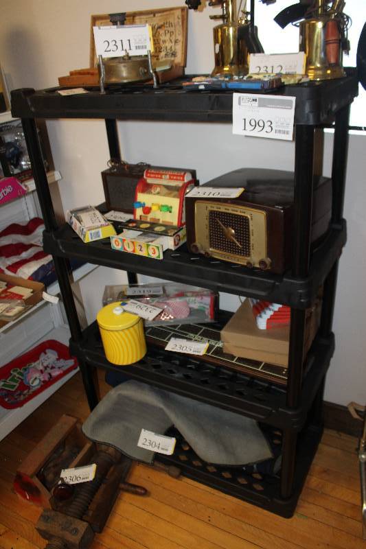 lot 1993 image: Lot of (2) 3,4-Shelf Display Racks