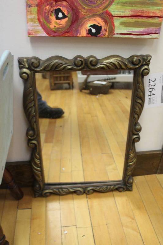 lot 2264 image: Decorative Wall Mirror