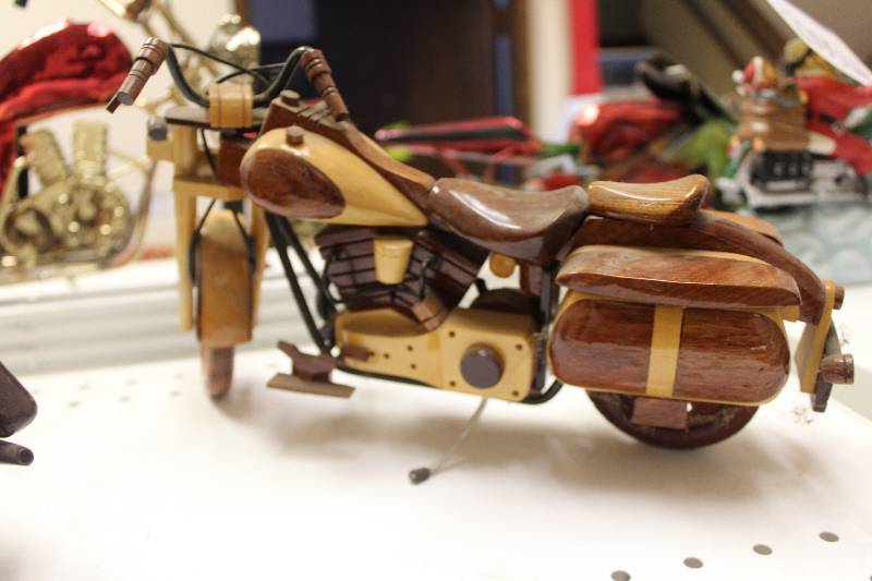 lot 2394 image: Wood Carved Cruiser Motorcycle