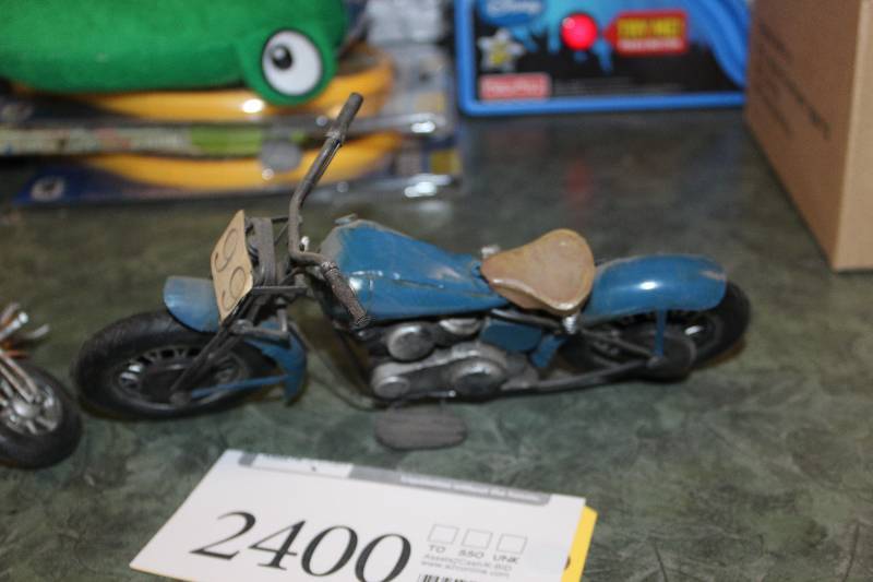 lot 2400 image: Cruiser Motorcycle
