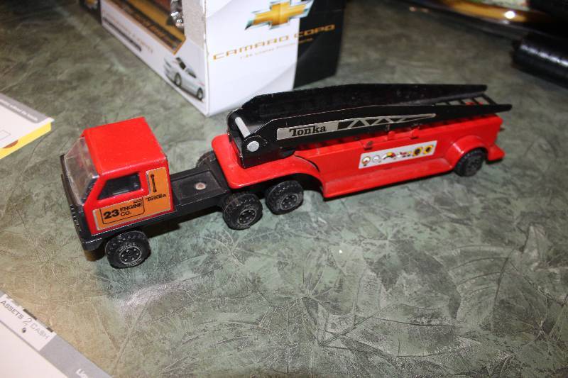 lot 2401 image: Tonka #23 Engine Co. Fire Engine