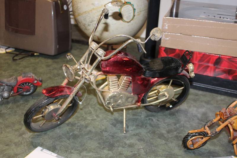 lot 2399 image: Chopper Motorcycle
