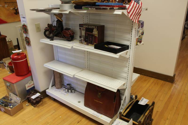 lot 1994 image: Rolling 4-Shelf Metal Display Rack