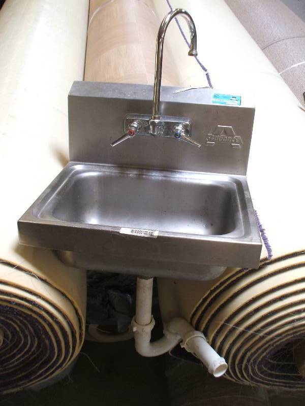 STAINLESS STEEL SINK