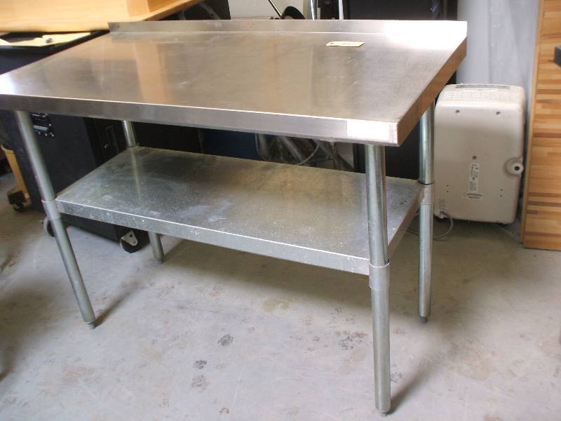 STAINLESS STEEL PREP TABLE