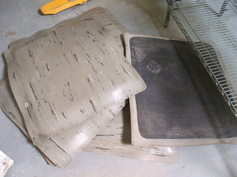 CUSHIONED FLOOR MATS