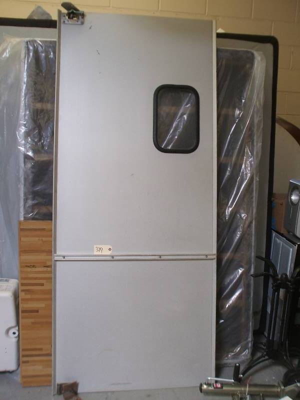 ALUMINUM SWINGING DOOR