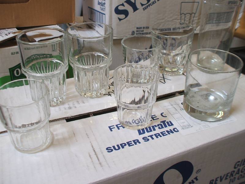 ASSORTED SIZE CLEAR DRINKING GLASSES