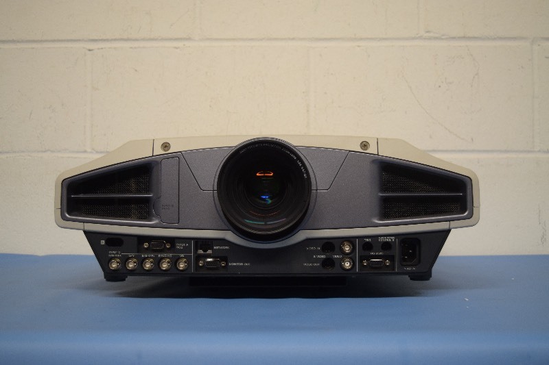 lot 12 image: Sony VPL-FX52 High-Brightness Multi-Media HD Video Projector Projection System