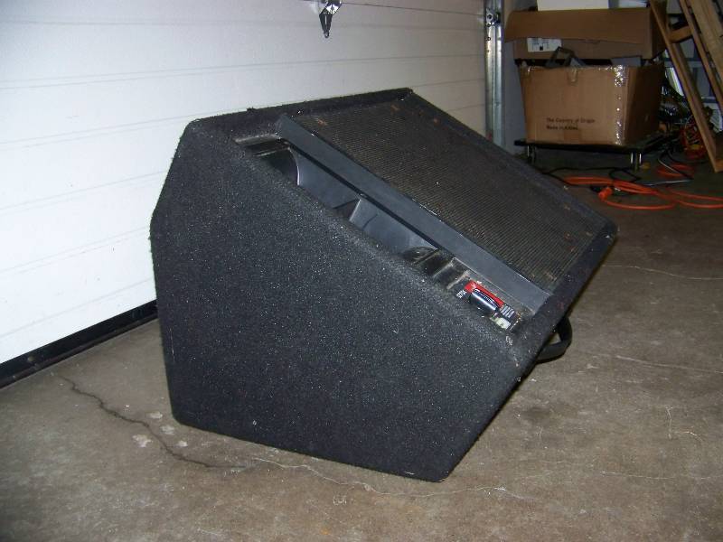 lot 65 image: Fender, 1275X, PA Monitor  Speaker  Loudspeaker