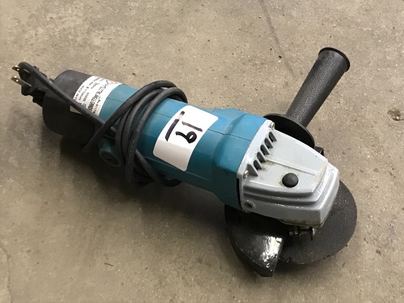 lot 19 image: 4.5 Angle Grinder, Works ...