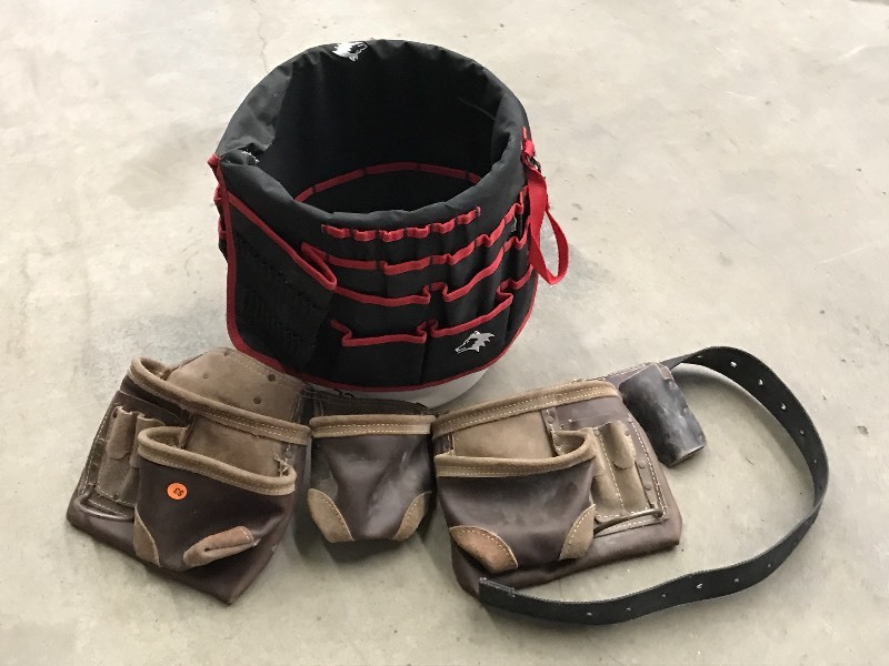 lot 32 image: Husky Bucket Organizer & Leather To...