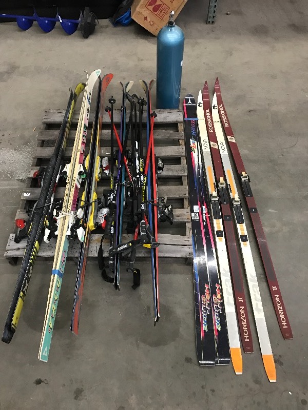lot 43 image: Pallet Lot Of Assorted Downhill Sk...