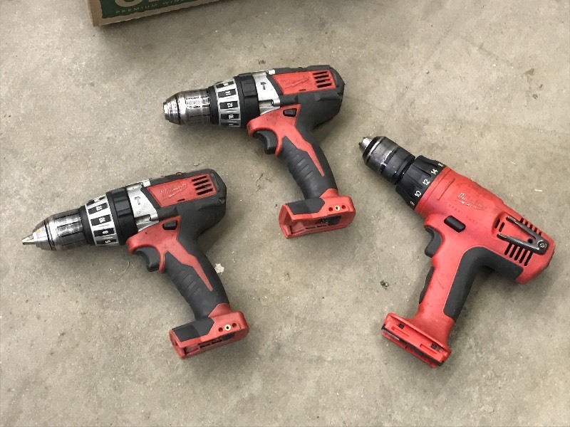 lot 49 image: (3) Milwaukee 12 DrillDrivers, N...