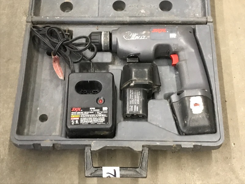 lot 76 image: Skil 38 Cordless Drill Set, 12Vol...