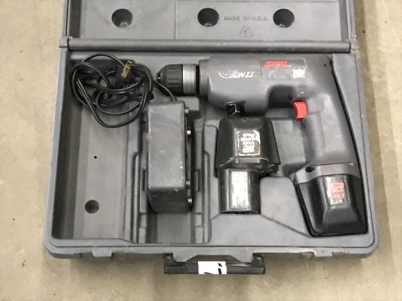 lot 77 image: Skil 38 Cordless Drill Set, 12Vol...