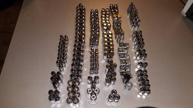 lot 41 image: Lot of Multiple Various Chrome Wheel Lug Nuts & Lock Sets wKeys,