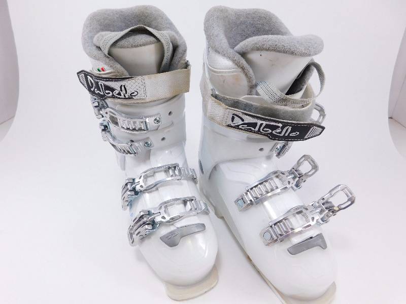 lot 11 image: DalBello Aspire Womens Ski Boots